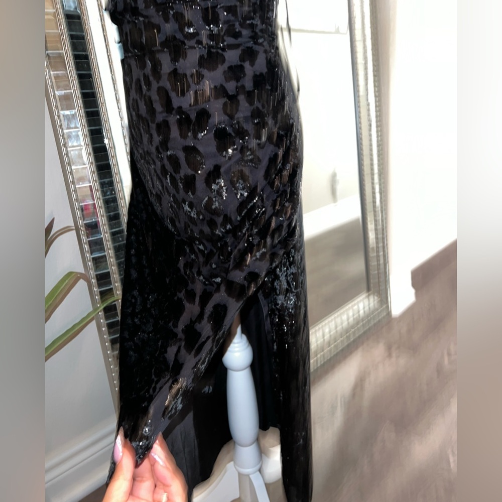 DUNDAS x REVOLVE Hendrix Midi Dress in Black - Picture 13 of 15